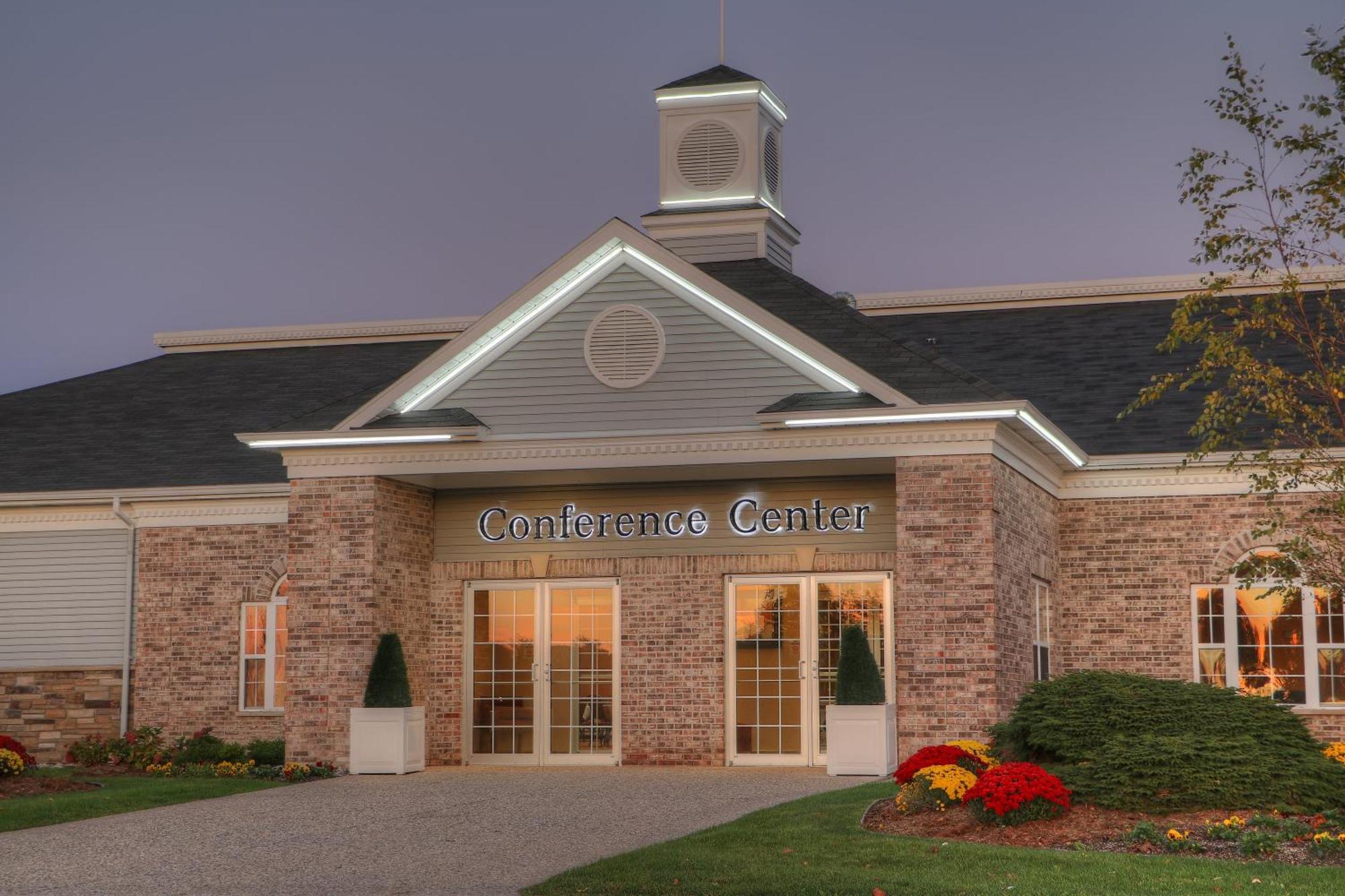 Comfort Inn & Suites And Conference Center Mount Pleasant Exterior photo