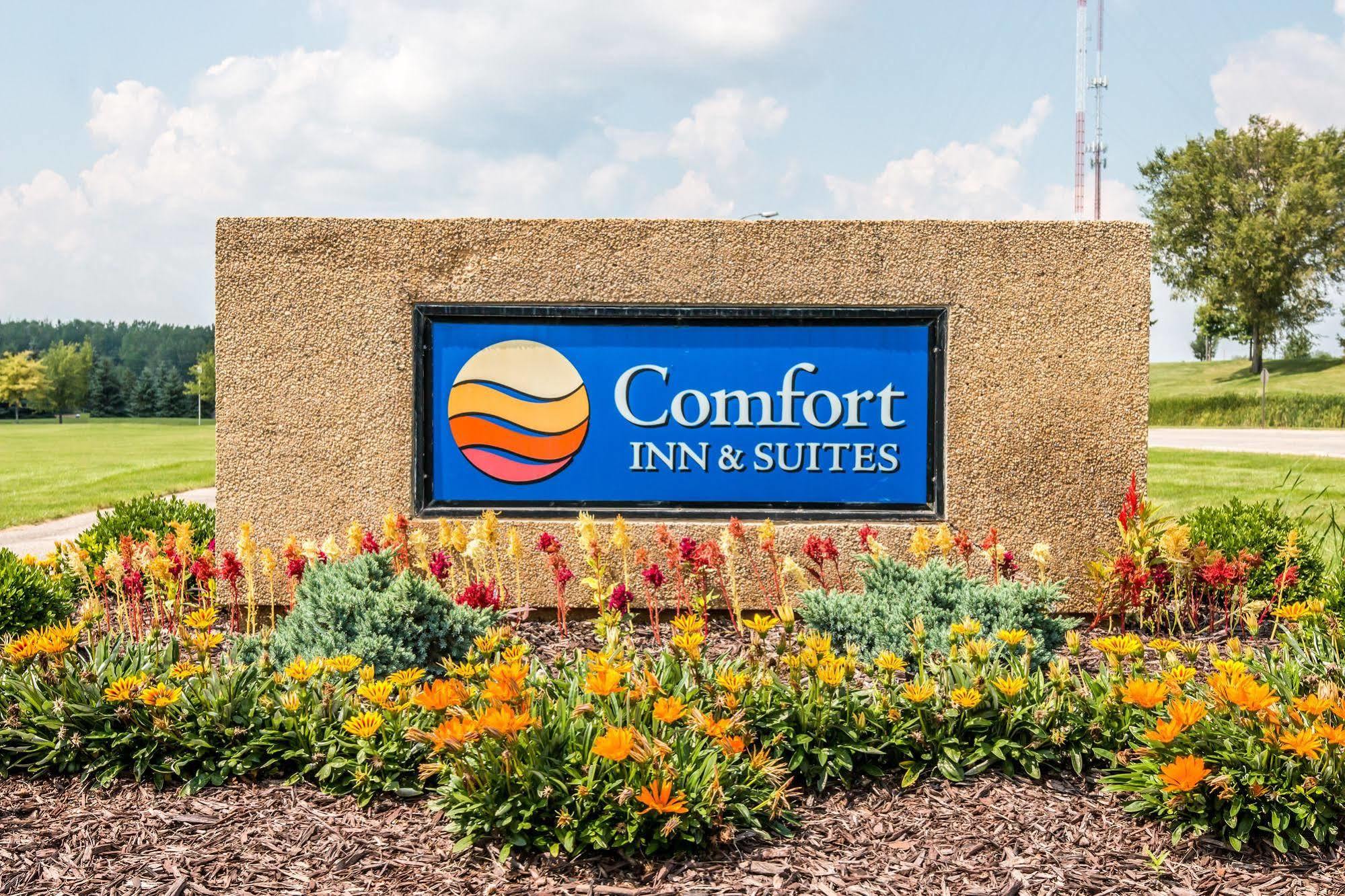 Comfort Inn & Suites And Conference Center Mount Pleasant Exterior photo